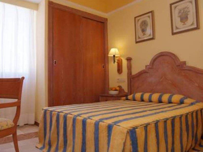 El Somni Ibiza Dream Hotel By Grupotel Sant Joan De Labritja Zewnętrze zdjęcie A bedroom in a hotel